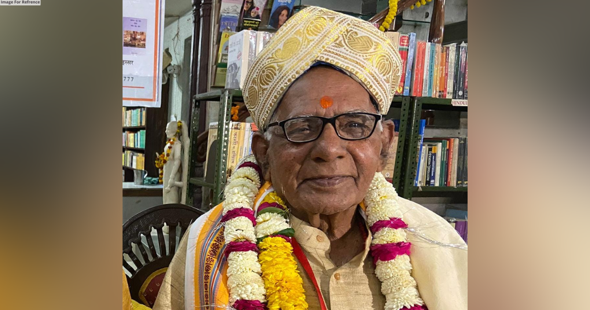 Hindi poet Hariram Dwivedi dies at 87, PM expresses grief